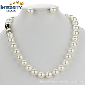 Perfect Round 10mm Sea Shell Pearl Set